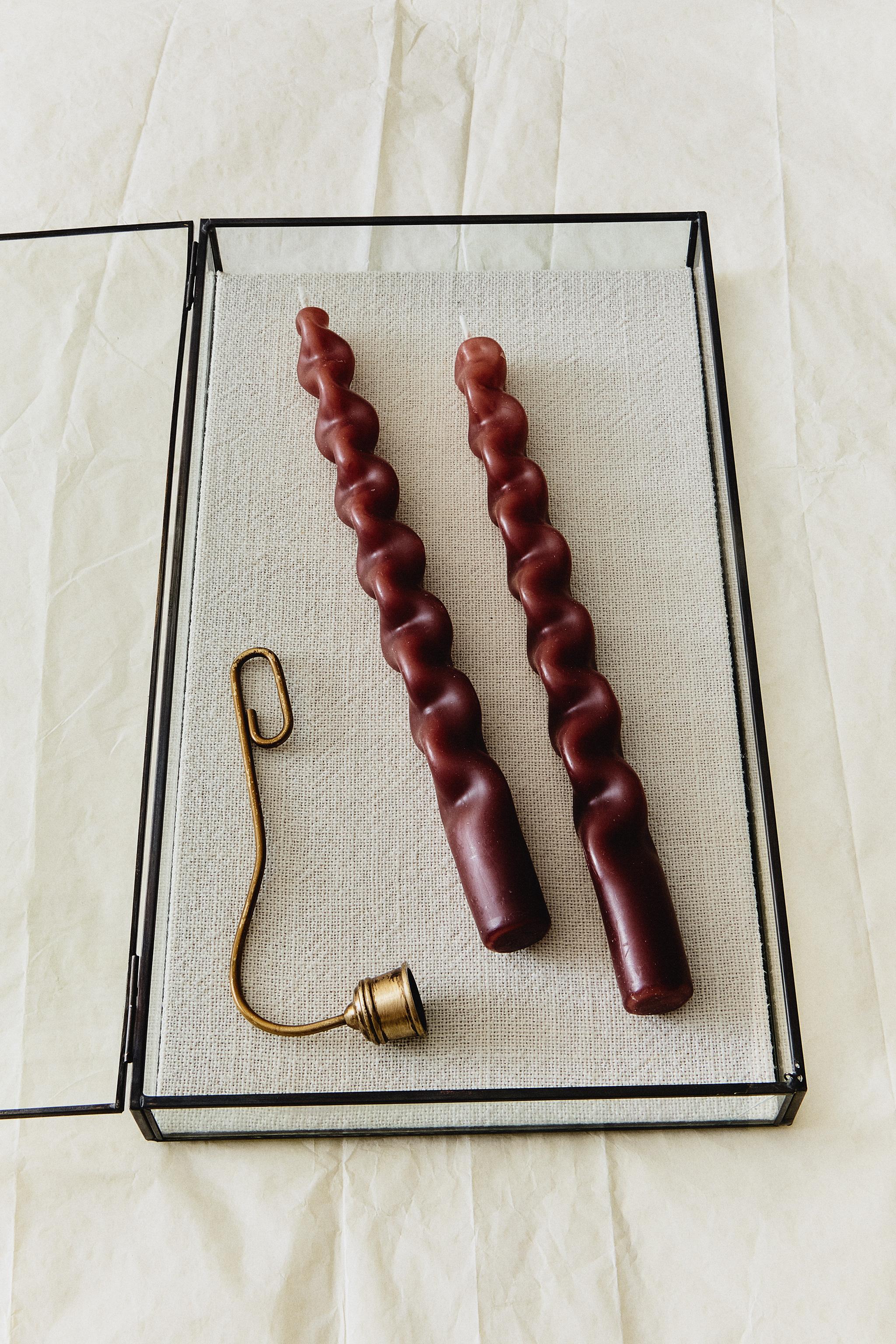 SET OF WAVY DECORATIVE CANDLES (SET OF 2)